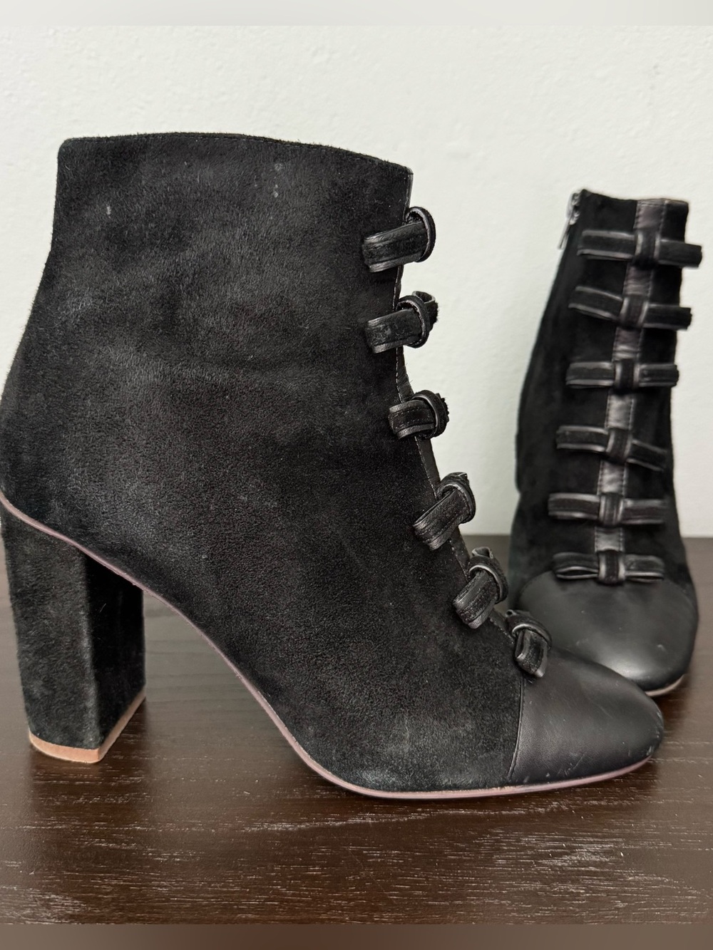 See by Chloé Black Suede Bow Ankle Boot Block Heel Smooth Leather Cap Toe 38/7.5